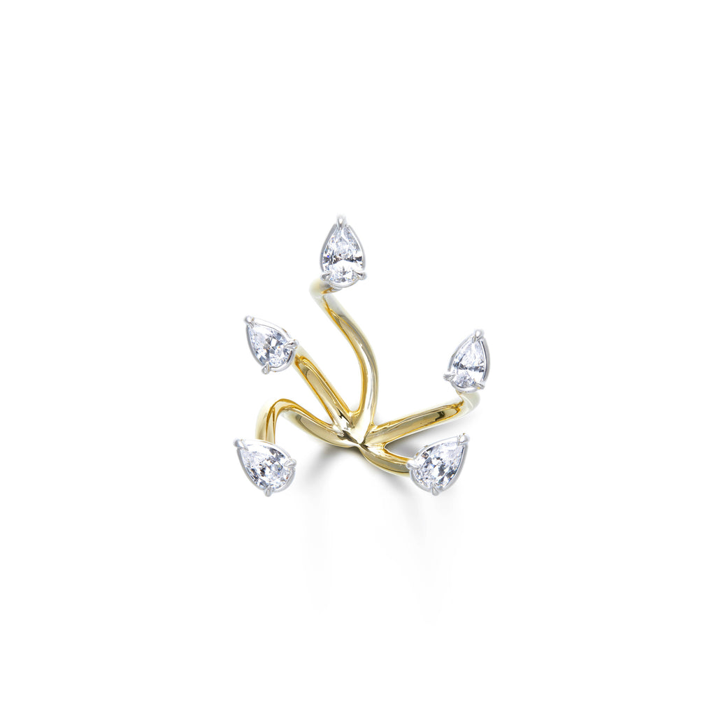 Pear-shaped white diamonds floating cuffs